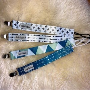 Pacifier clips
